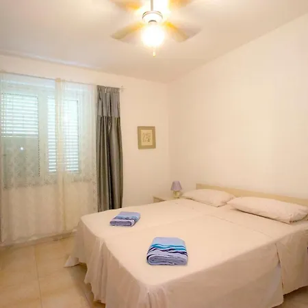 Apartment With 2 Bedrooms In Caulonia Marina With Wonderful Sea View Shared Pool Furnished Balcony 100 M From The Beach * Marina di Caulonia