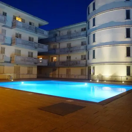Appartement Apartment With 2 Bedrooms In Caulonia Marina With Wonderful Sea View Shared Pool Furnished Balcony 100 M From The Beach *