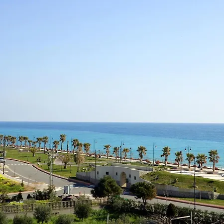 Appartement Apartment With 2 Bedrooms In Caulonia Marina With Wonderful Sea View Shared Pool Furnished Balcony 100 M From The Beach *