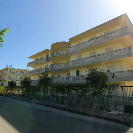 Apartment With 2 Bedrooms In Caulonia Marina With Wonderful Sea View Shared Pool Furnished Balcony 100 M From The Beach Appartement Marina di Caulonia